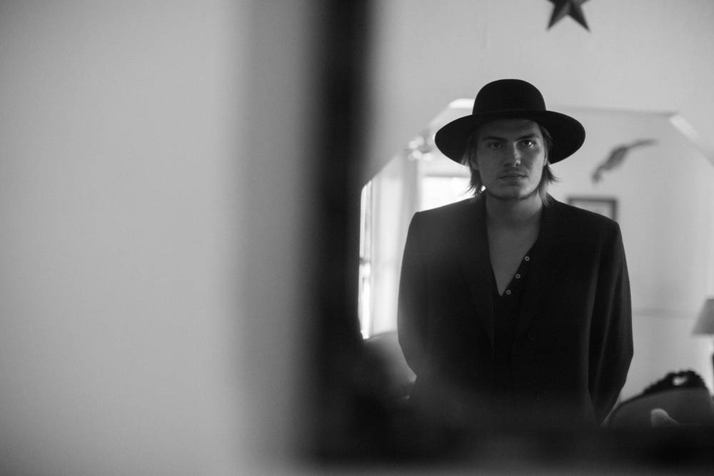 Dylan LeBlanc announces more shows in Germany, Belgium, Swiss plus at Into The Great Wide Open